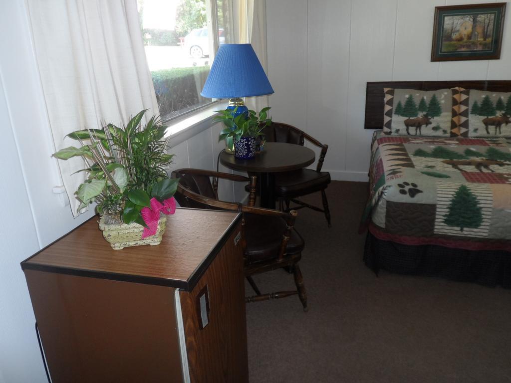 White Oak Motel & Cottages Холдернесс Номер фото