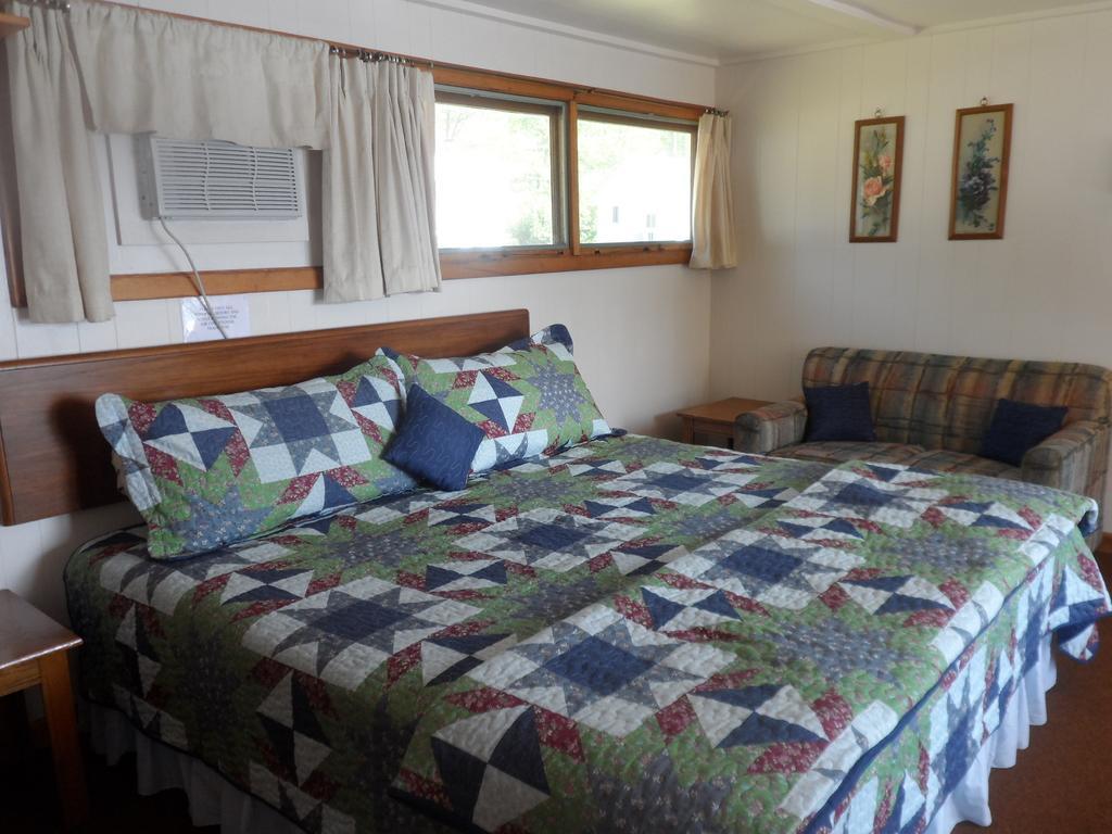 White Oak Motel & Cottages Холдернесс Номер фото